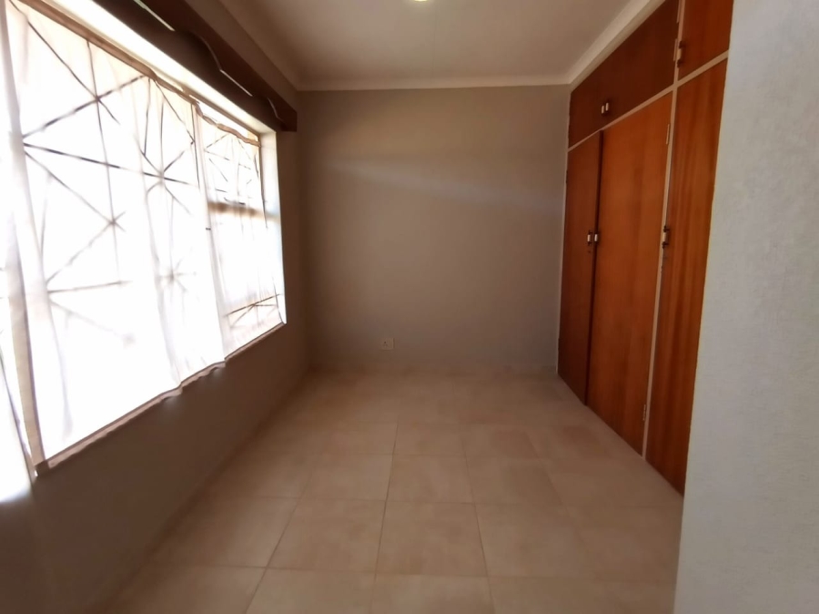 4 Bedroom Property for Sale in Parys Free State